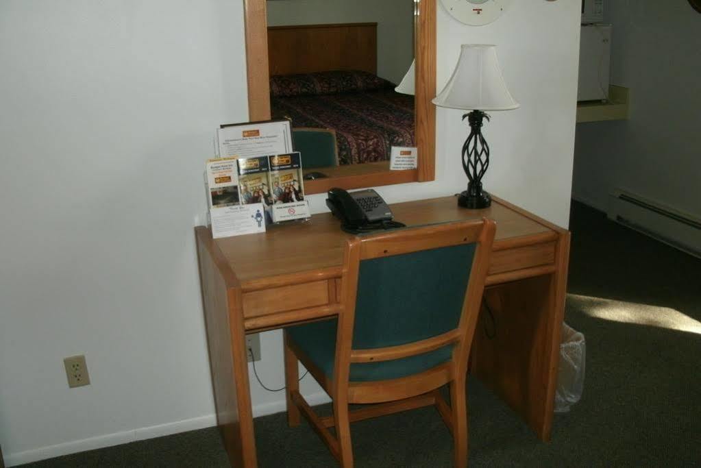 Budget Host Inn Ironwood Zewnętrze zdjęcie